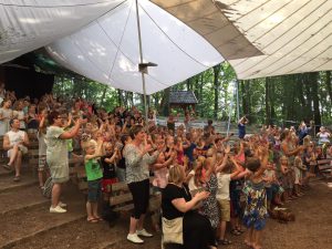 Familievoorstelling - Tijl Damen Speelt Met Publiek - Interactieve kindervoorstelling