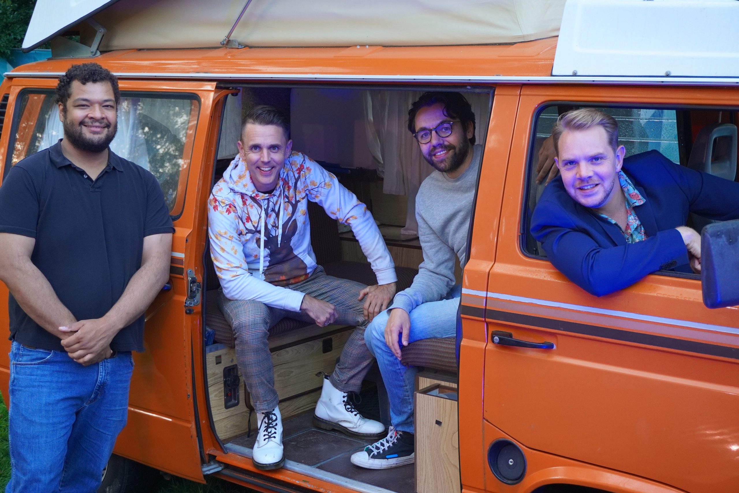 COMEDY CAMPER: 4 CABARETIERS OP 1 PODIUM